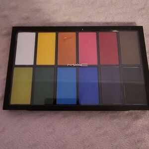 MAC Cosmetics Multicolor Cream Colors Palettes. Can Be Used As Bo